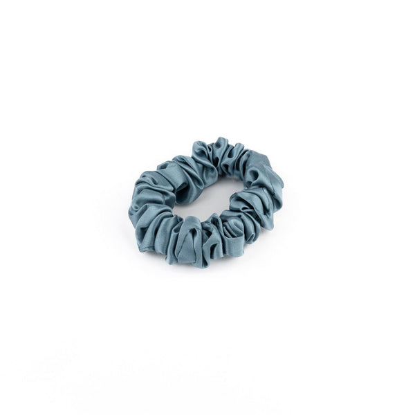 MULBERRY SILK MEDIUM SCRUNCHIE - DUSTY BLUE