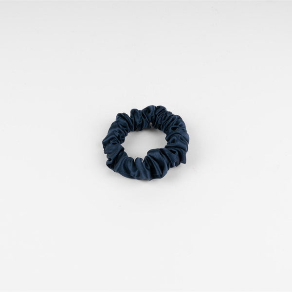 MULBERRY SILK MEDIUM SCRUNCHIE - NAVY BLUE