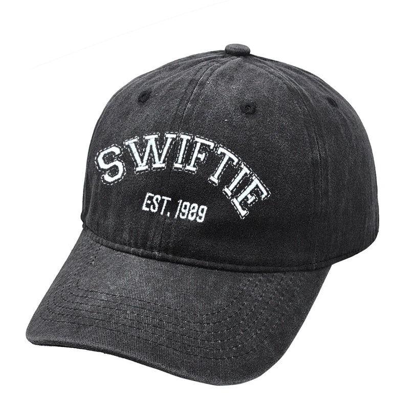 SWIFTIE EMBROIDERED BASEBALL CAP - BLACK